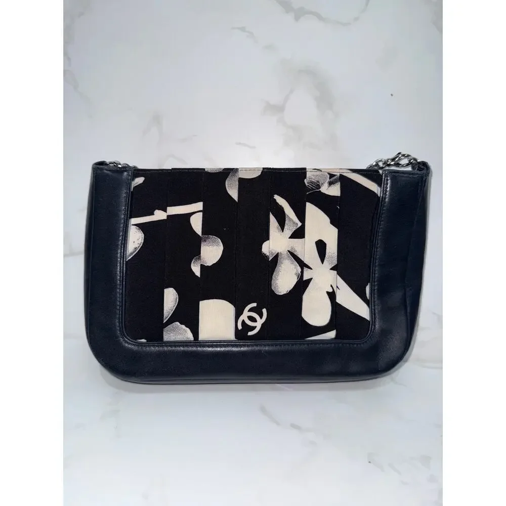 Chanel navy and White Leather and Fabric Shoulder Bag